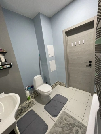 Купить однокомнатную квартиру на улице Рябиновая в Новосибирске. Вариант № 7192806, 18, площадь -  квм, цена 6690000 рублей