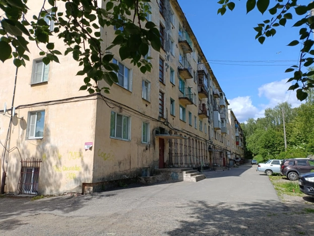 Купить квартиру на улице Петрозаводская в Республике Карелия. Вариант № 53468, 15, площадь -  квм, цена 310000 рублей