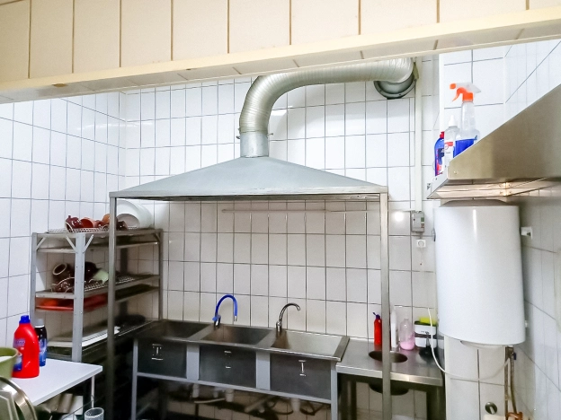 Купить помещения под гостиницу в Сегеже. Вариант № 5870798, 44, площадь -  квм, цена 65000000 рублей