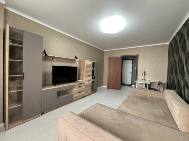 Купить однокомнатную квартиру в Воронеже. Вариант № 8336255, 1, площадь - квм, цена 4900000 рублей