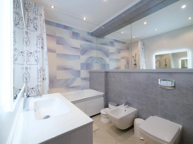 Купить трехкомнатную квартиру на улице Любучанский переулок в Москве. Вариант № 10284193, 33, площадь -  квм, цена 31000000 рублей