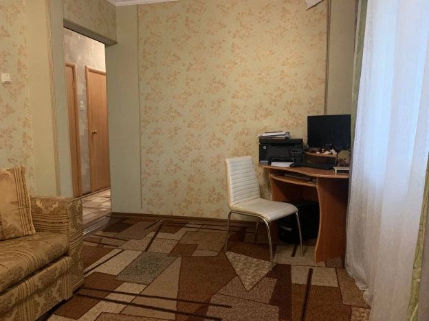 Купить двухкомнатную квартиру на улице переулок Николая Липового в Бийске. Вариант № 3947557, 6, площадь -  квм, цена 2150000 рублей