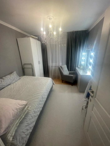 Купить трехкомнатную квартиру на вторичке в Микрорайоне 8-й, Элиста в Элисте. Вариант № 14035, 1, площадь -  квм, цена 7000000 рублей