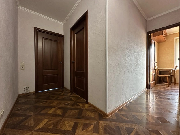 Купить трехкомнатную квартиру на улице Ленинский проспект в Москве. Вариант № 9449811, 9, площадь -  квм, цена 10500000 рублей