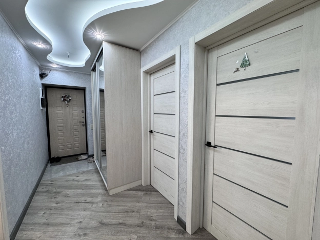 Купить трехкомнатную квартиру в Пушкине. Вариант № 51889, 12, площадь -  квм, цена 8970000 рублей