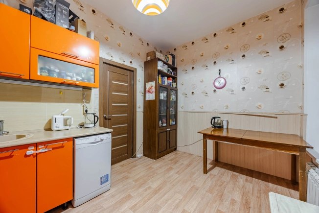 Купить трехкомнатную квартиру в Санкт-Петербурге. Вариант № 9341425, 16, площадь -  квм, цена 18500000 рублей