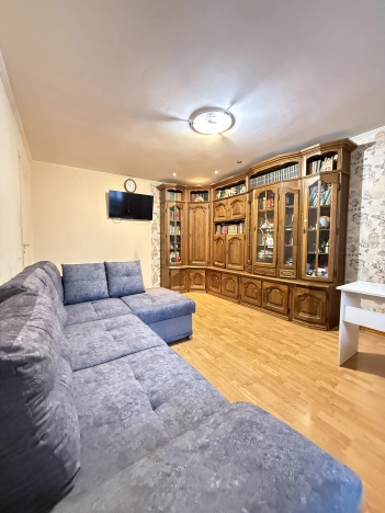 Купить квартиру на вторичке на улице Строительный проезд в Москве. Вариант № 10934074, 16, площадь -  квм, цена 9700000 рублей