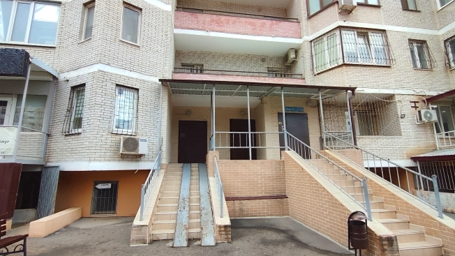 Купить двухкомнатную квартиру в Ростовской области. Вариант № 9799745, 27, площадь -  квм, цена 8500000 рублей