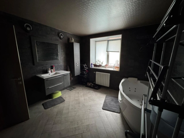 Купить четырехкомнатную квартиру в районе Сокол в Москве. Вариант № 23990, 17, площадь -  квм, цена 16900000 рублей