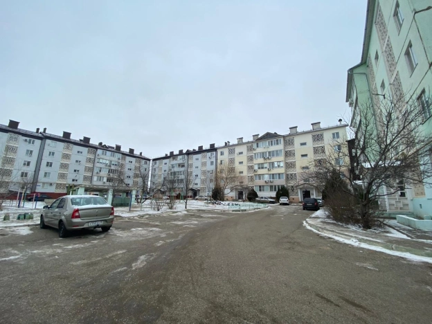 Купить трехкомнатную квартиру на вторичке в Микрорайоне 8-й, Элиста в Элисте. Вариант № 6155, 10, площадь -  квм, цена 6200000 рублей