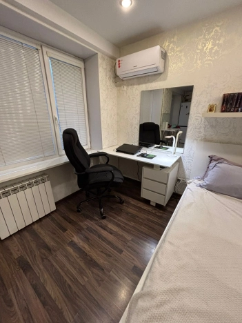 Купить однокомнатную квартиру в районе Московский в Санкт-Петербурге. Вариант № 19337, 5, площадь -  квм, цена 6800000 рублей