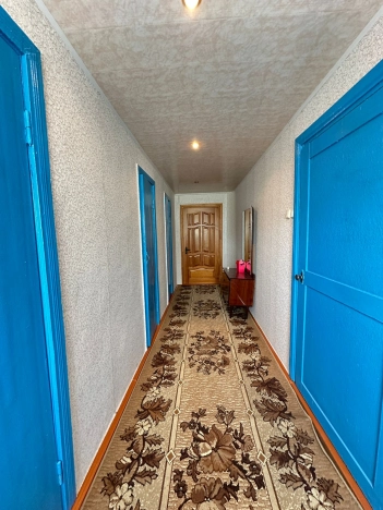 Купить трехкомнатную квартиру на вторичке в Микрорайоне 8-й, Элиста в Элисте. Вариант № 49231, 7, площадь -  квм, цена 5750000 рублей