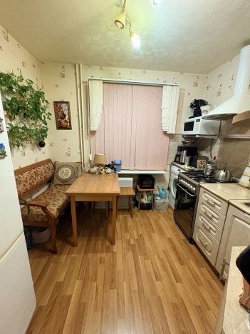 Купить однокомнатную квартиру в Сыктывкаре. Вариант № 9665084, 6, площадь -  квм, цена 3630000 рублей