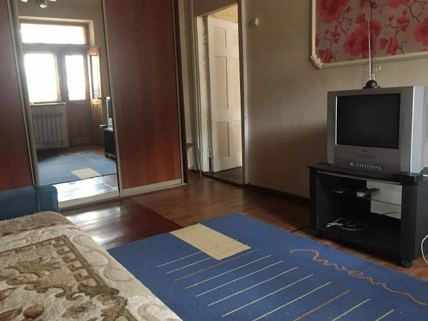 Купить двухкомнатную квартиру в районе Кировский в Ростове-на-Дону. Вариант № 1165451, 1, площадь -  квм, цена 3800000 рублей