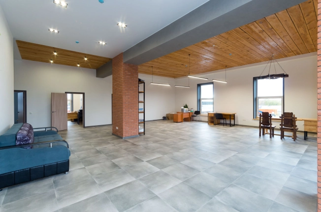 Снять коммерческую недвижимость в Тобольске. Вариант № 1115, 5, площадь -  квм, цена 180000 рублей