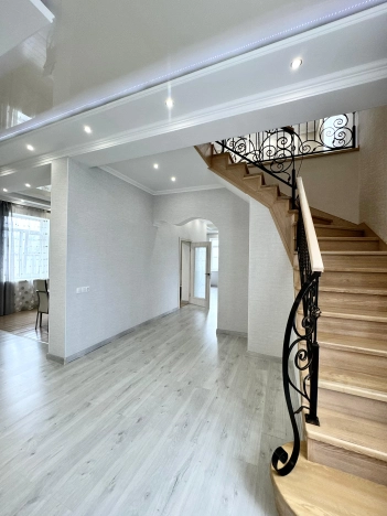 Купить дом в Южно-Сахалинске. Вариант № 2461659, 5, площадь -  квм, цена 24700000 рублей