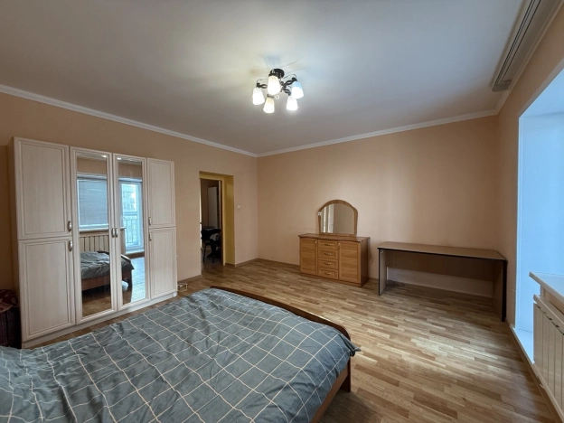 Купить квартиру в Чите. Вариант № 7967555, 8, площадь -  квм, цена 15200000 рублей