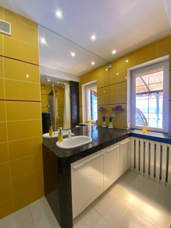 Купить дом на улице Средний переулок в Калининграде. Вариант № 55125, 8, площадь -  квм, цена 31500000 рублей