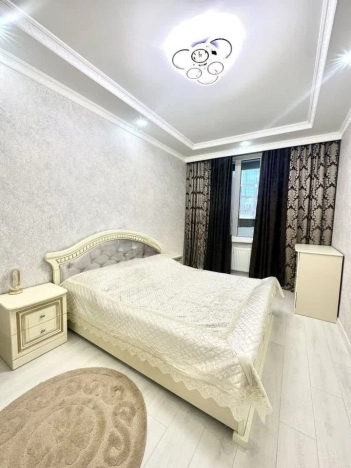 Купить трехкомнатную квартиру у метро Садовая в Санкт-Петербурге. Вариант № 10238209, 4, площадь -  квм, цена 15800000 рублей