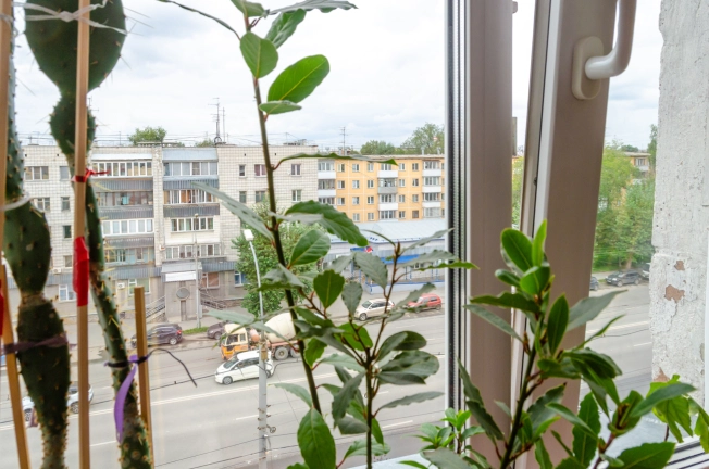 Купить комнату у метро Заельцовская в Новосибирске. Вариант № 4138848, 18, площадь -  квм, цена 2950000 рублей