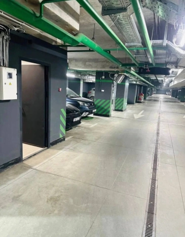 Купить квартиру в Москве. Вариант № 9200335, 28, площадь -  квм, цена 65000000 рублей