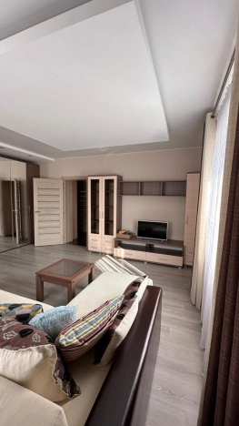 Снять квартиру в Калининграде. Вариант № 9285496, 8, площадь -  квм, цена 35000 рублей