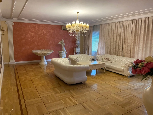 Купить четырехкомнатную квартиру на улице Шилова в Чите. Вариант № 36078, 13, площадь -  квм, цена 21120000 рублей