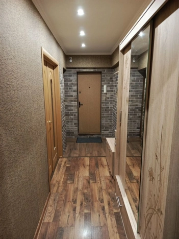 Купить трехкомнатную квартиру в Калининграде. Вариант № 8066173, 6, площадь -  квм, цена 6200000 рублей