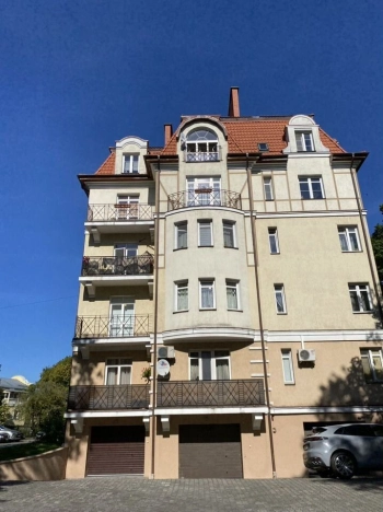 Купить двухкомнатную квартиру на улице Виктора Гакуна в Калининграде. Вариант № 6851087, 13, площадь -  квм, цена 30000000 рублей