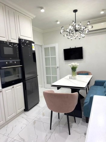 Купить трехкомнатную квартиру в Ростовской области. Вариант № 3265596, 8, площадь -  квм, цена 12500000 рублей