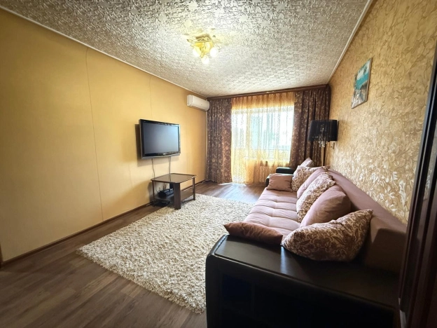 Купить трехкомнатную квартиру в Семилуках. Вариант № 50511, 8, площадь -  квм, цена 5000000 рублей