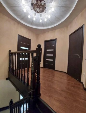 Купить квартиру на улице Комарова в Улан-Удэ. Вариант № 8147223, 5, площадь -  квм, цена 17000000 рублей