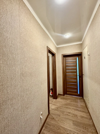 Купить трехкомнатную квартиру в Старом Осколе. Вариант № 8822801, 16, площадь -  квм, цена 6350000 рублей