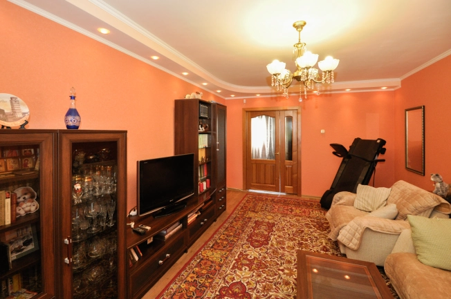 Купить трехкомнатную квартиру в районе Ленинский в Новосибирске. Вариант № 54252, 3, площадь -  квм, цена 8900000 рублей