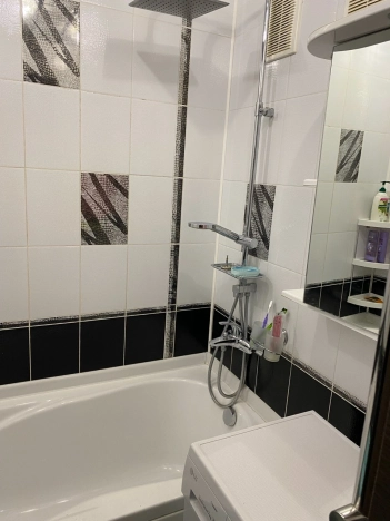 Купить двухкомнатную квартиру на вторичке на улице Парковая в Владимирской области. Вариант № 35683, 7, площадь -  квм, цена 2700000 рублей