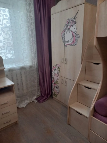 Купить трехкомнатную квартиру в Амурской области. Вариант № 9915135, 5, площадь -  квм, цена 4000000 рублей