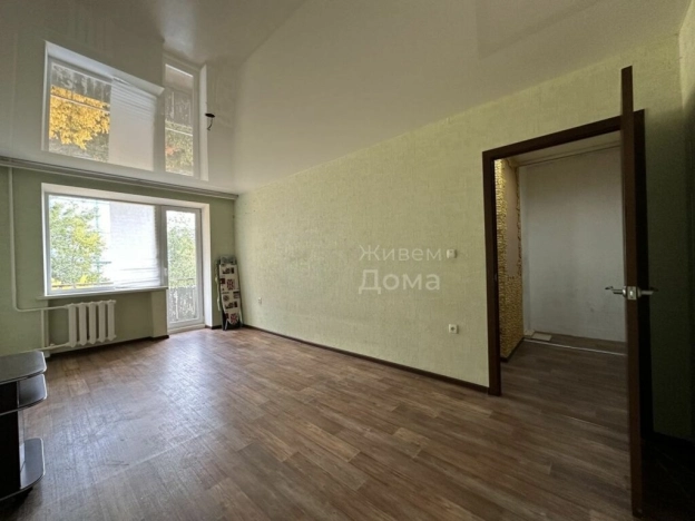 Купить однокомнатную квартиру в Волгограде. Вариант № 9122717, 7, площадь -  квм, цена 3150000 рублей