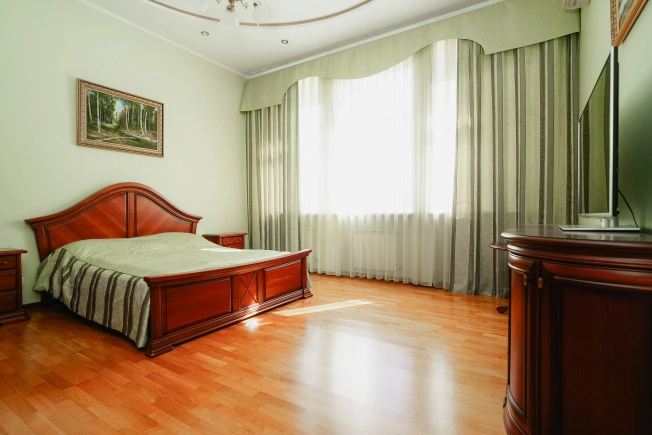 Купить таунхаус в Омске. Вариант № 37970, 23, площадь -  квм, цена 35000000 рублей