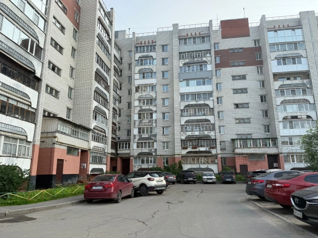 Купить четырехкомнатную квартиру в Вологде. Вариант № 53776, 0, площадь -  квм, цена 6950000 рублей