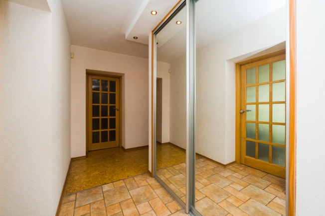 Купить четырехкомнатную квартиру в Рязани. Вариант № 2358651, 22, площадь -  квм, цена 8800000 рублей