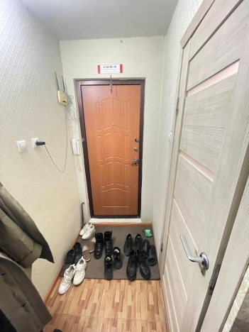 Купить трехкомнатную квартиру на вторичке в Микрорайоне 4-й, Элиста в Элисте. Вариант № 3122173, 6, площадь -  квм, цена 4500000 рублей