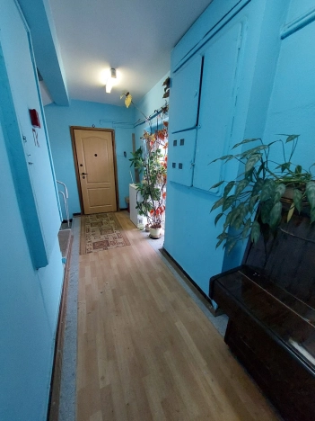 Купить трехкомнатную квартиру в ЮЗАО в Москве. Вариант № 2807463, 20, площадь -  квм, цена 28000000 рублей