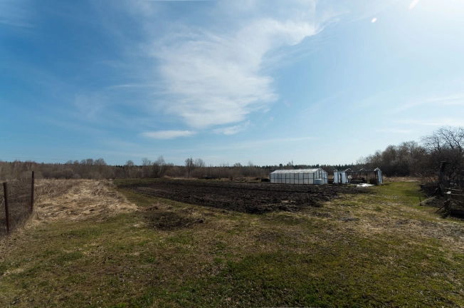 Купить дом на улице Центральная в Тюменской области. Вариант № 6952, 14, площадь -  квм, цена 900000 рублей