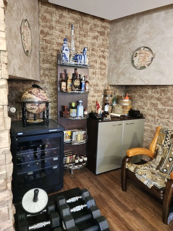 Купить дом на улице Тургенева в Новосибирске. Вариант № 7273956, 35, площадь -  квм, цена 90000000 рублей