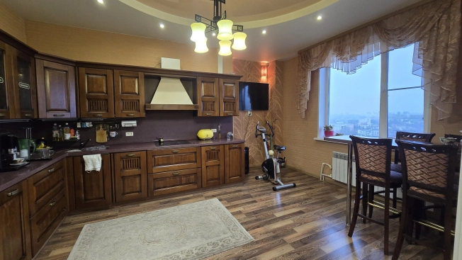 Купить трехкомнатную квартиру на улице Коммунистическая в Пензенской области. Вариант № 10276825, 4, площадь -  квм, цена 28000000 рублей