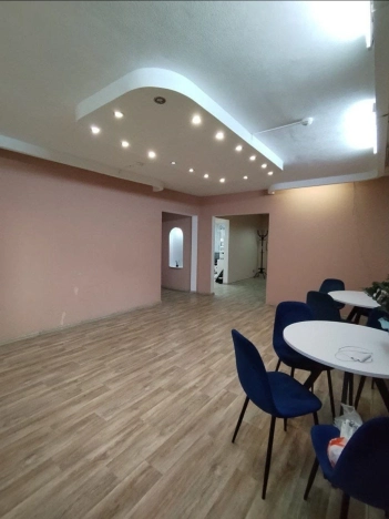 Купить офисы в Тобольске. Вариант № 43168, 2, площадь -  квм, цена 6500000 рублей