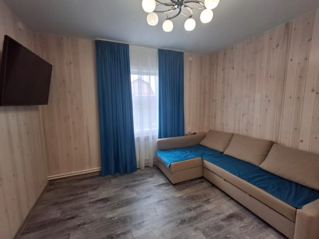 Снять дом в Тюменской области. Вариант № 6817529, 8, площадь -  квм, цена 40000 рублей