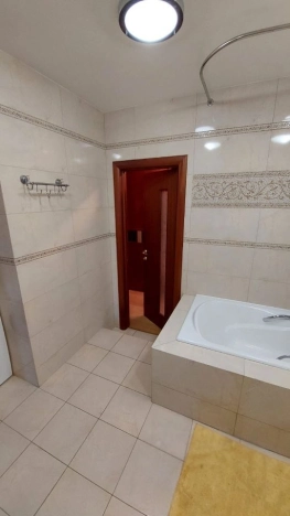 Купить двухкомнатную квартиру на вторичке в Москве. Вариант № 9556603, 21, площадь -  квм, цена 17000000 рублей