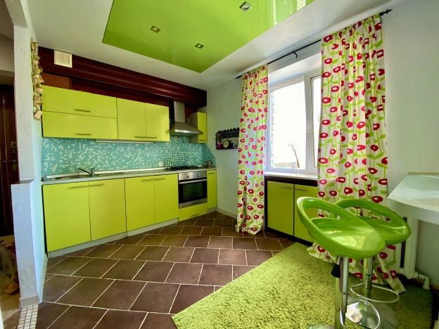 Купить трехкомнатную квартиру в Смоленской области. Вариант № 3823916, 5, площадь -  квм, цена 3990000 рублей