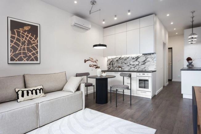 Купить однокомнатную квартиру в Новосибирской области. Вариант № 9413637, 17, площадь -  квм, цена 6700000 рублей